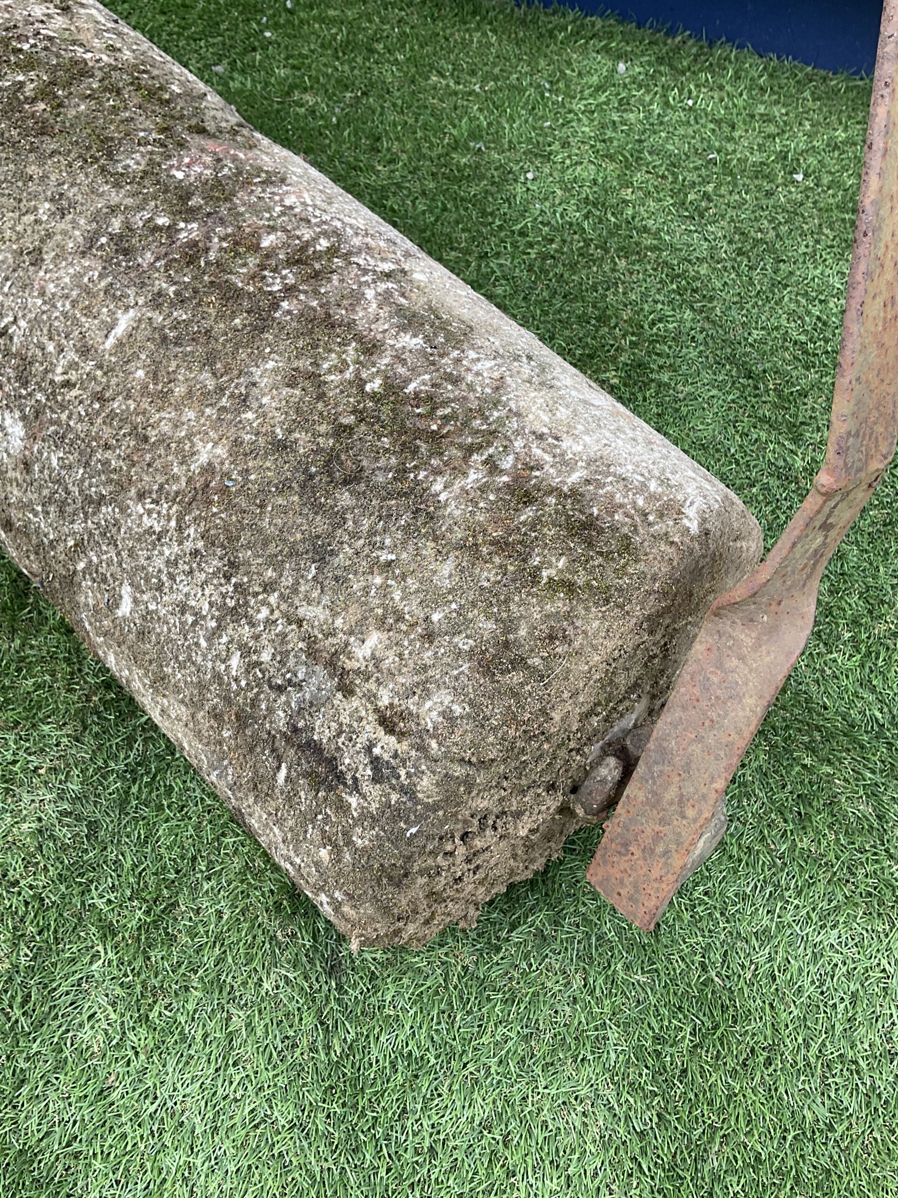 19th century stone and metal lawn roller - Image 2 of 3