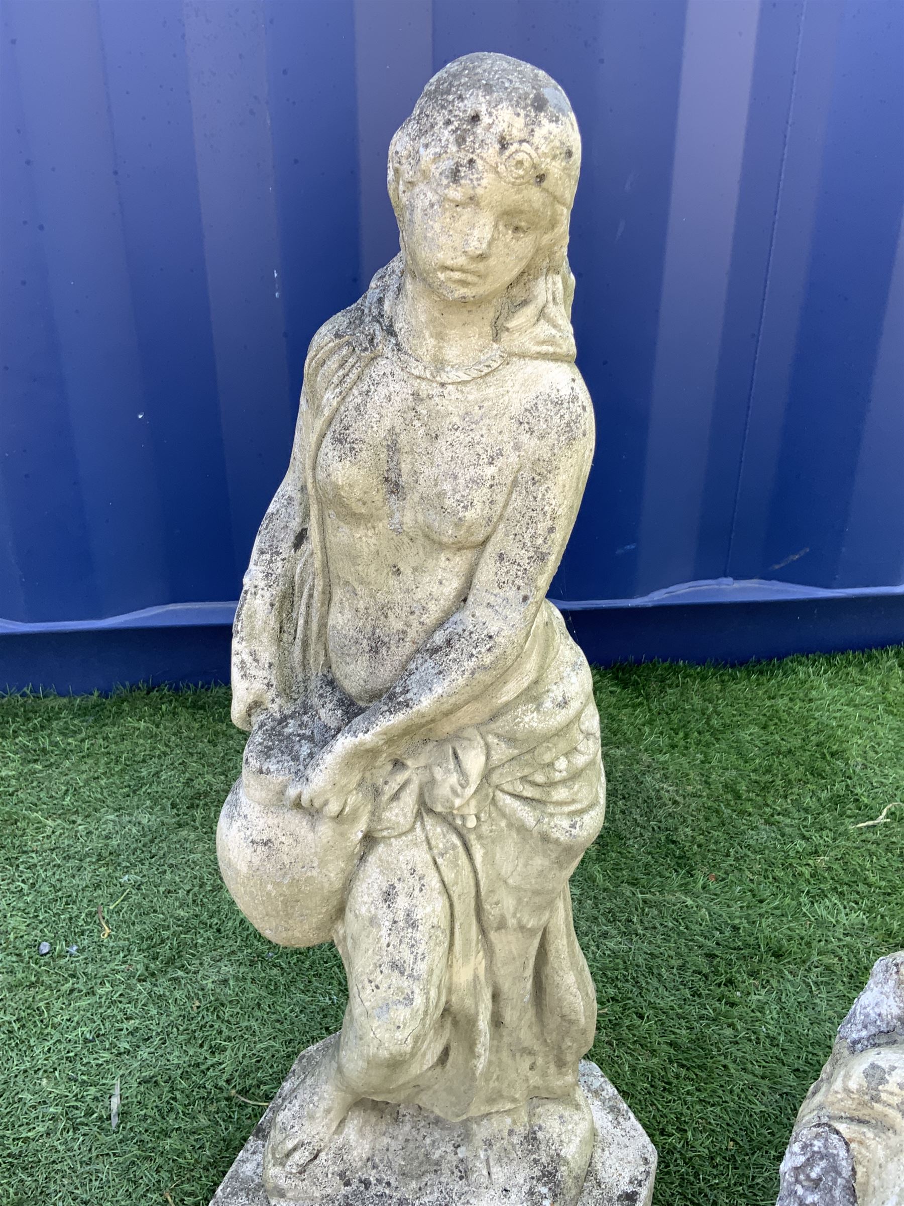Composite stone figure of Venus de Milo (H93cm) - Image 4 of 5
