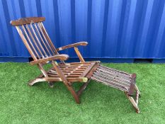 Hardwood folding steamer chair