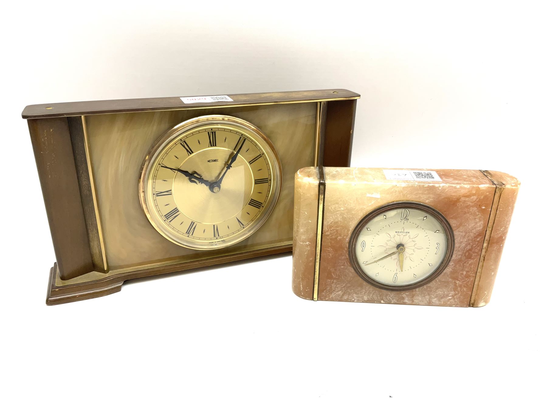 Mantel clocks comprising a Matamec H14cm