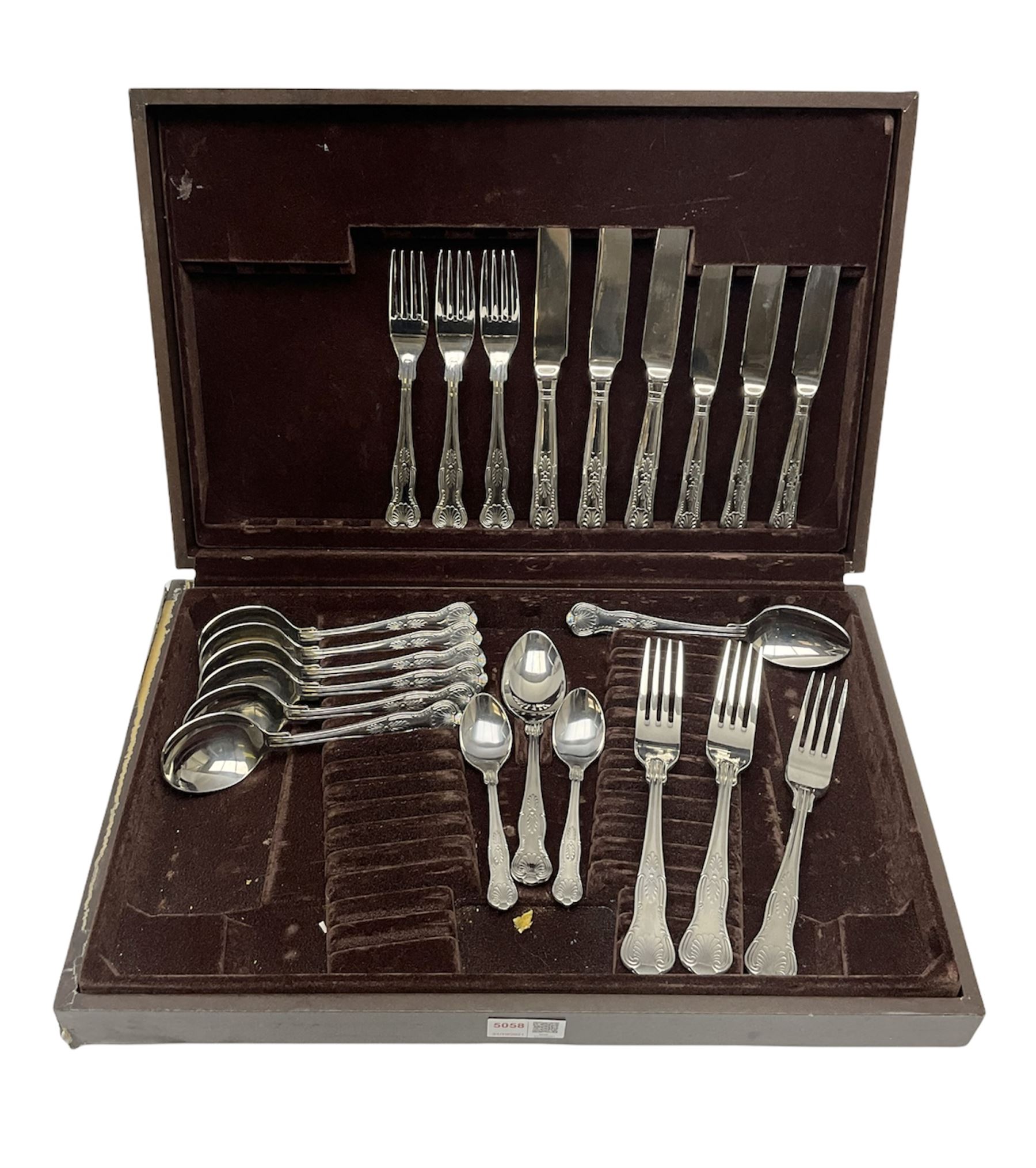 Part canteen of Kings pattern cutlery