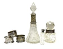 Early 20th Century glass scent bottle with silver collar