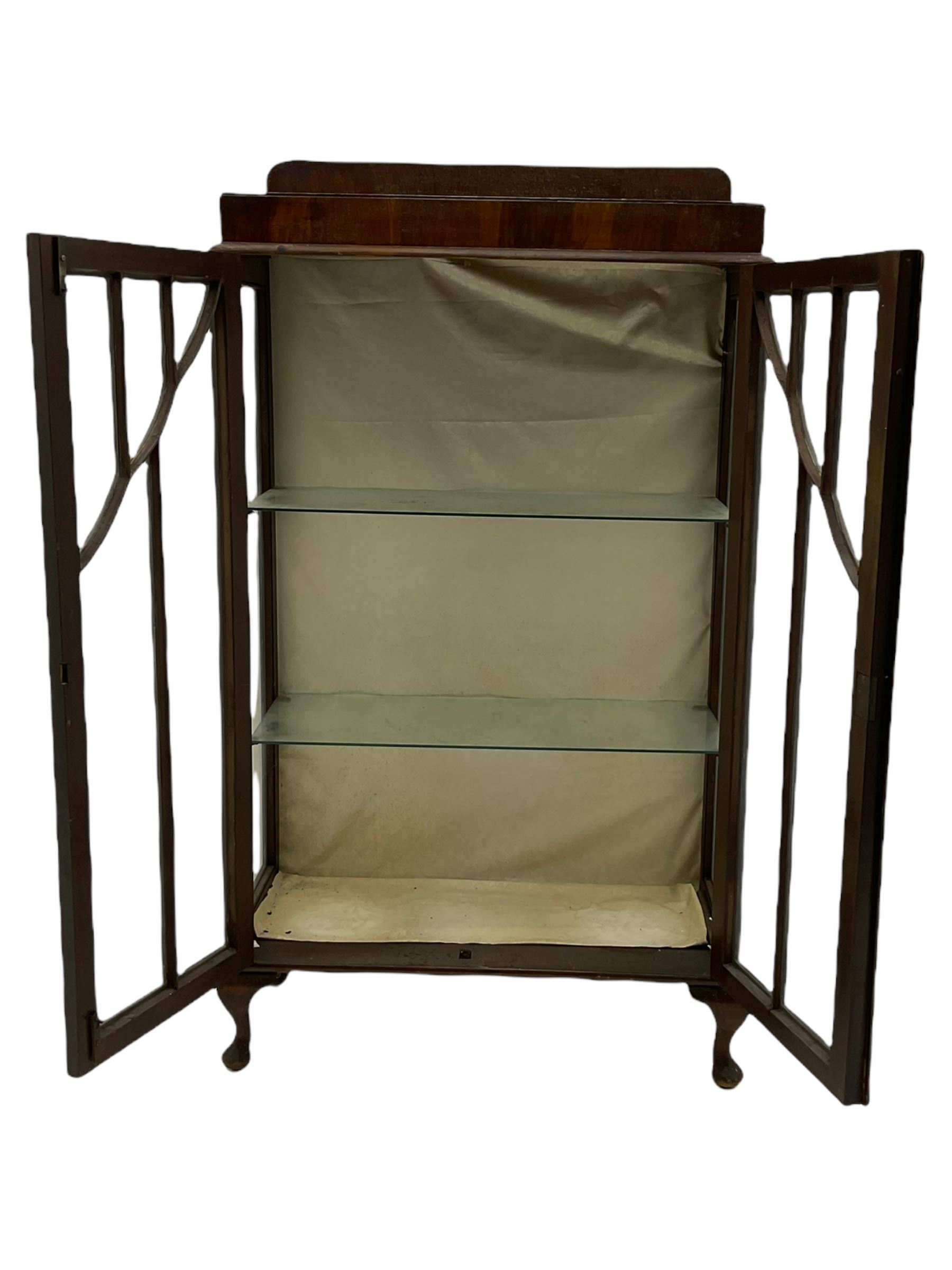 Glazed wooden display cabinet - Image 5 of 5