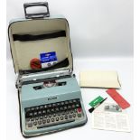 Olivetti Lettera 32 manual portable typewriter in carrying case