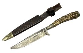 Hunting knife with horn handle