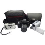 Assorted cameras to include a Canon EOS 700 SLR camera with Canon Zoom Lens 35-80mm