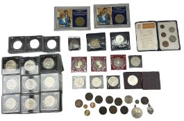 Coins including Churchill and other commemorative crowns