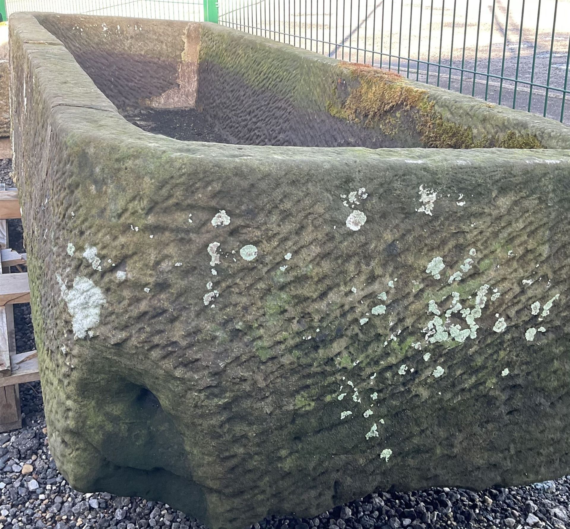 Large 19th century rectangular stone trough - THIS LOT IS TO BE COLLECTED BY APPOINTMENT FROM DUGGLE - Image 2 of 3