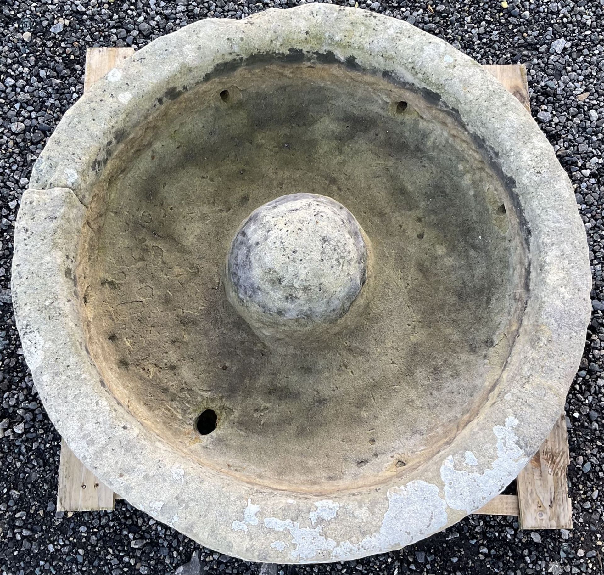 19th century hat top carved stone circular trough - THIS LOT IS TO BE COLLECTED BY APPOINTMENT FROM - Image 3 of 3