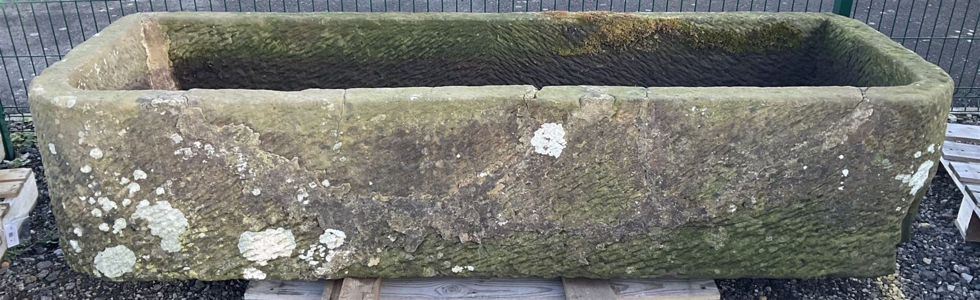 Large 19th century rectangular stone trough - THIS LOT IS TO BE COLLECTED BY APPOINTMENT FROM DUGGLE - Image 3 of 3