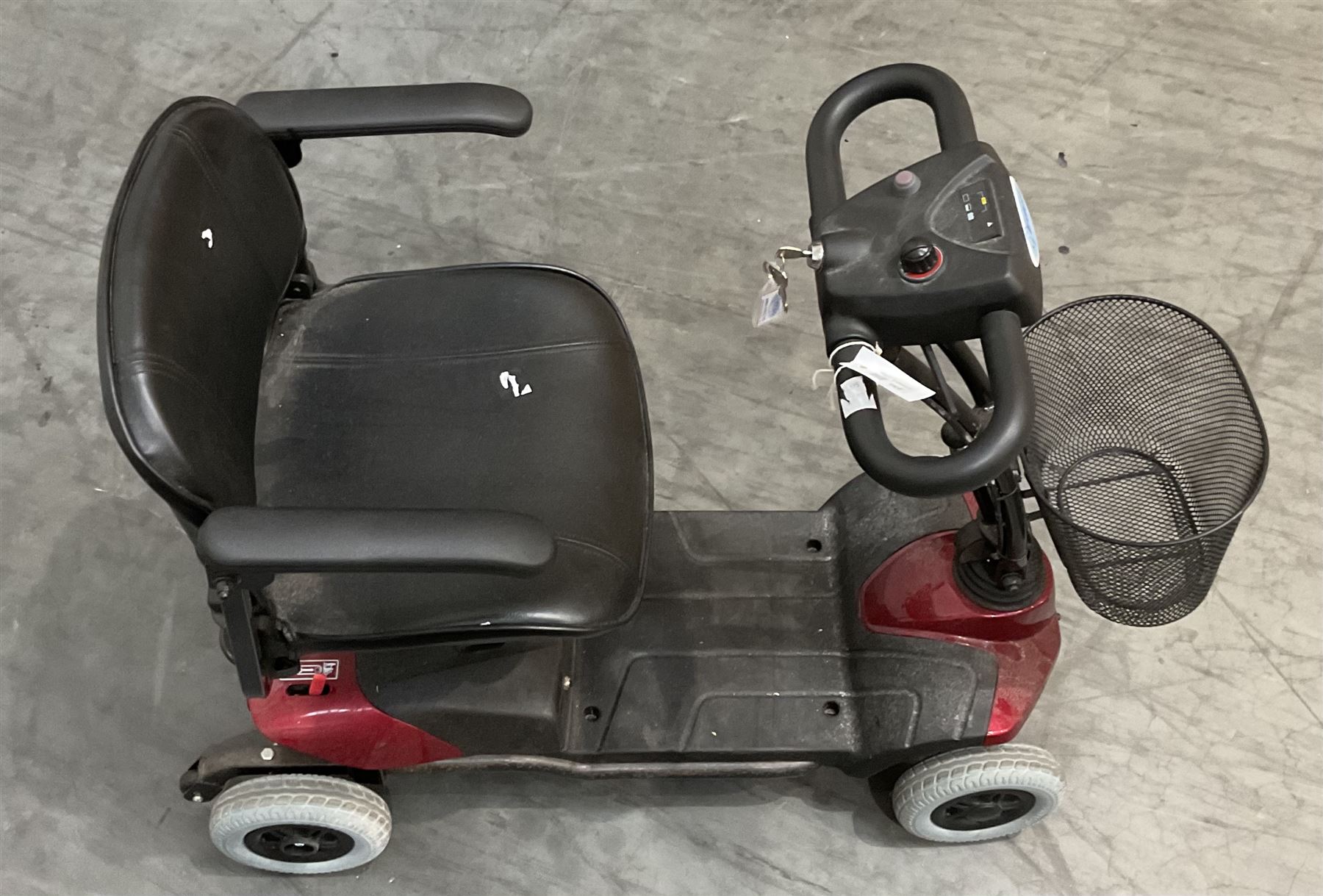 Small four wheel electric mobility scooter - THIS LOT IS TO BE COLLECTED BY APPOINTMENT FROM DUGGLEB - Image 4 of 4