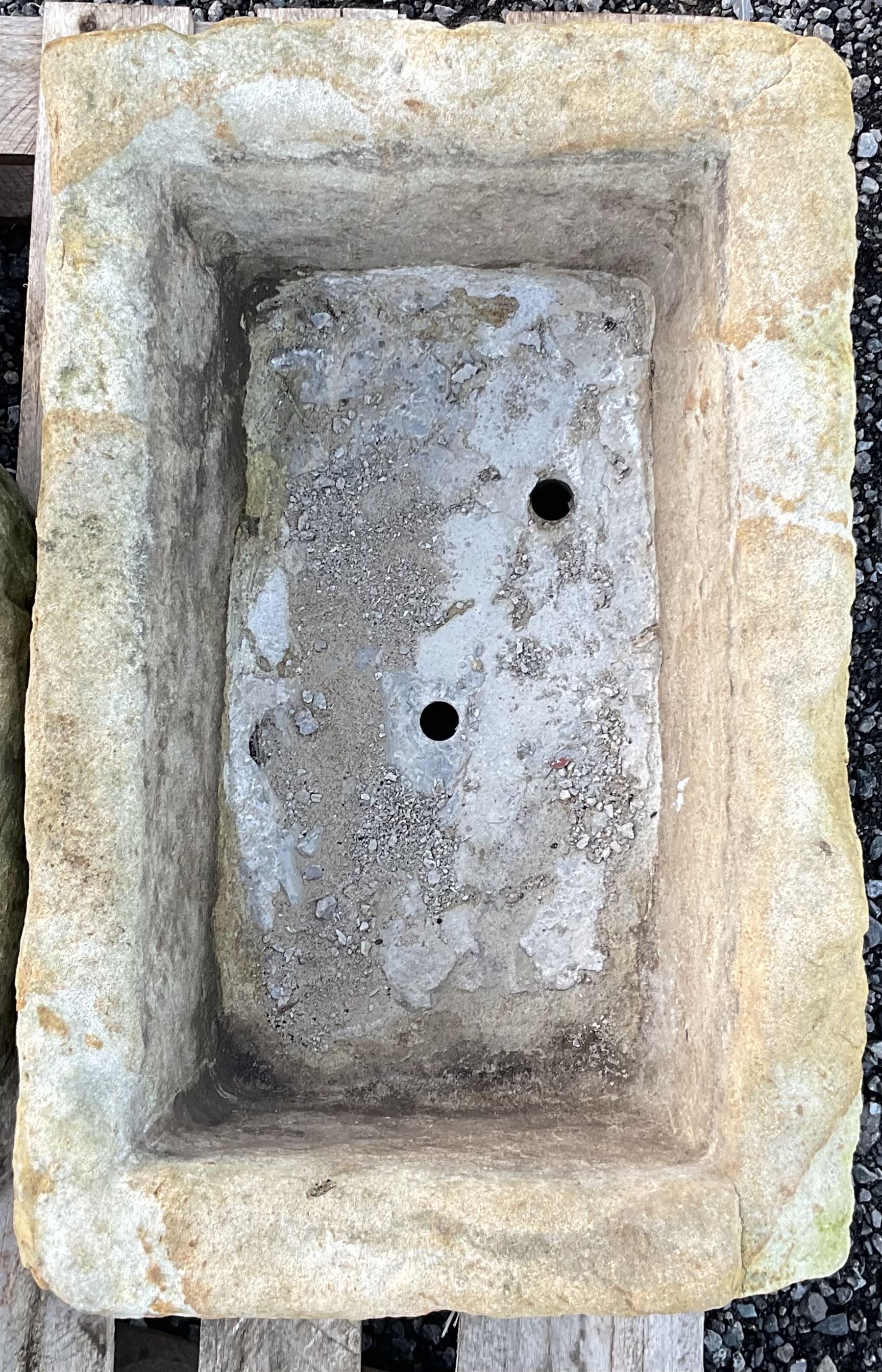 19th rectangular stone trough - THIS LOT IS TO BE COLLECTED BY APPOINTMENT FROM DUGGLEBY STORAGE - Image 2 of 3