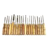 20 small chisels G+