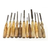 12 carving tools G