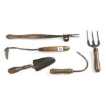 A daisy grubber and four other vintage garden tools G