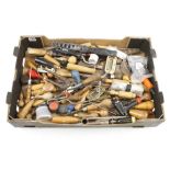 A quantity of knives, chisels, screwdrivers etc G