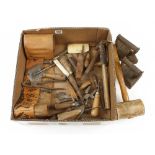 A quantity of saddlers tools G