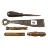 Five basket makers tools inc a beating maul, three cleavers and a bodkin G+