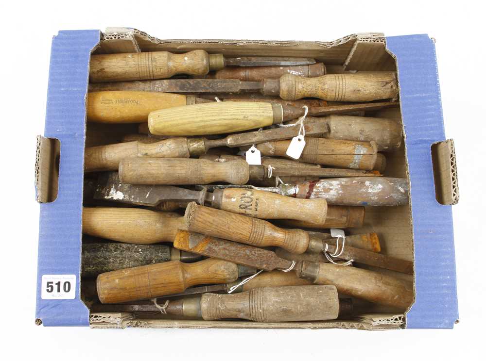 A quantity of chisels for restoration G-