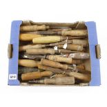 A quantity of chisels for restoration G-