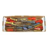 35 screwdrivers with composite handles G