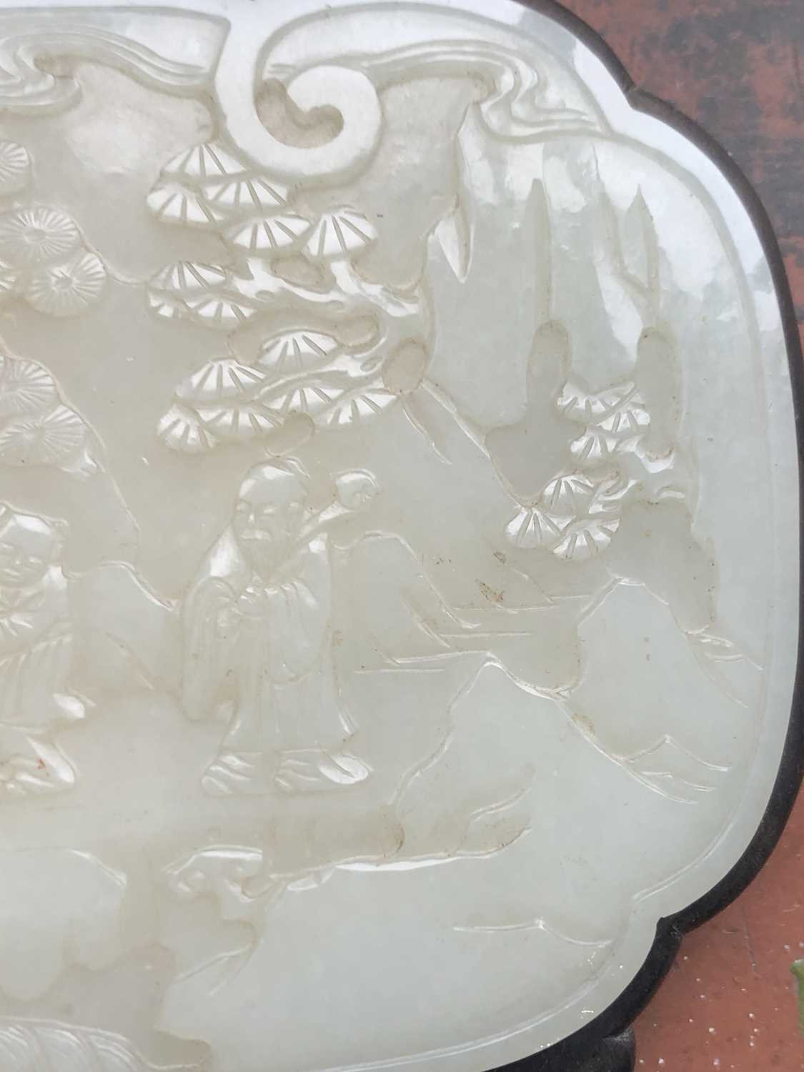 A Chinese carved jade and hardwood table screen, possibly Qianlong, carved with figures beneath - Image 14 of 17