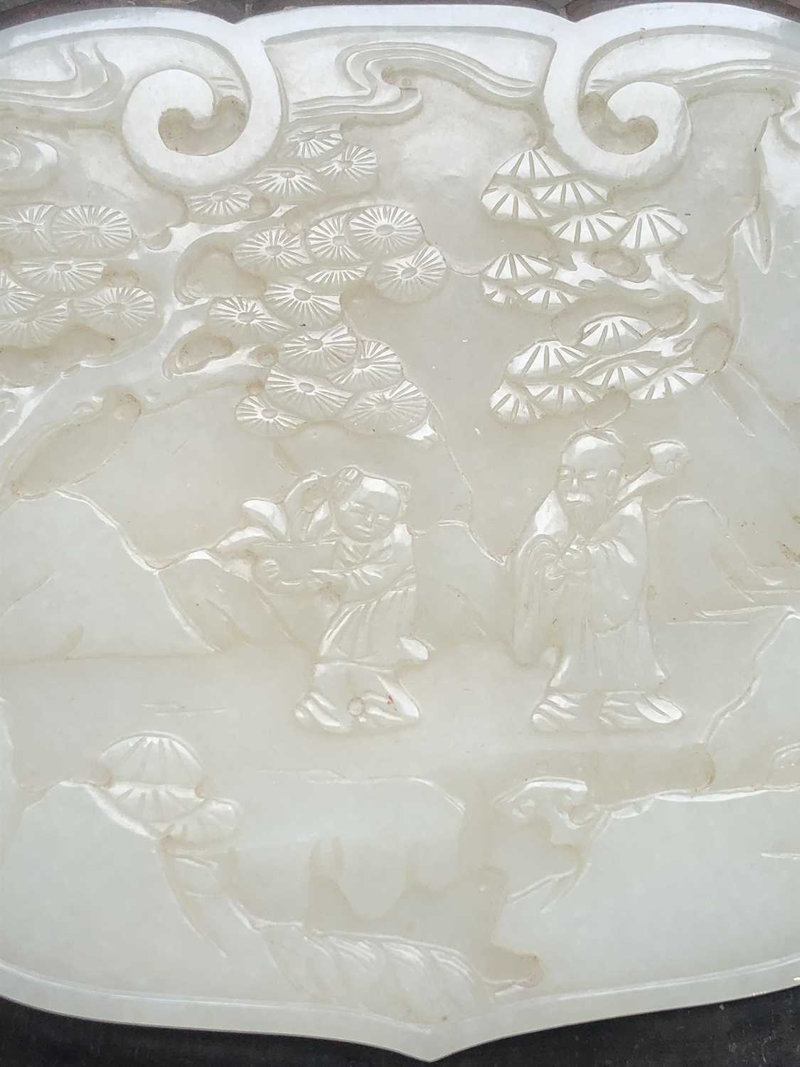 A Chinese carved jade and hardwood table screen, possibly Qianlong, carved with figures beneath - Image 13 of 17