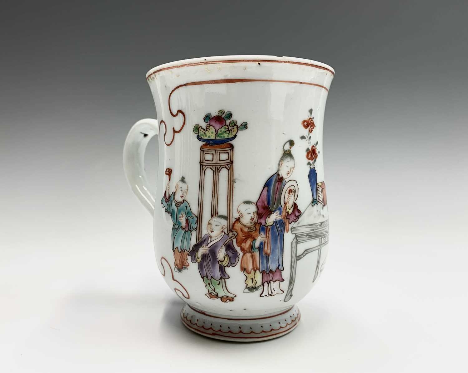 A Chinese famille rose export porcelain mug, 18th century, depicting an interior scene with a - Image 4 of 11