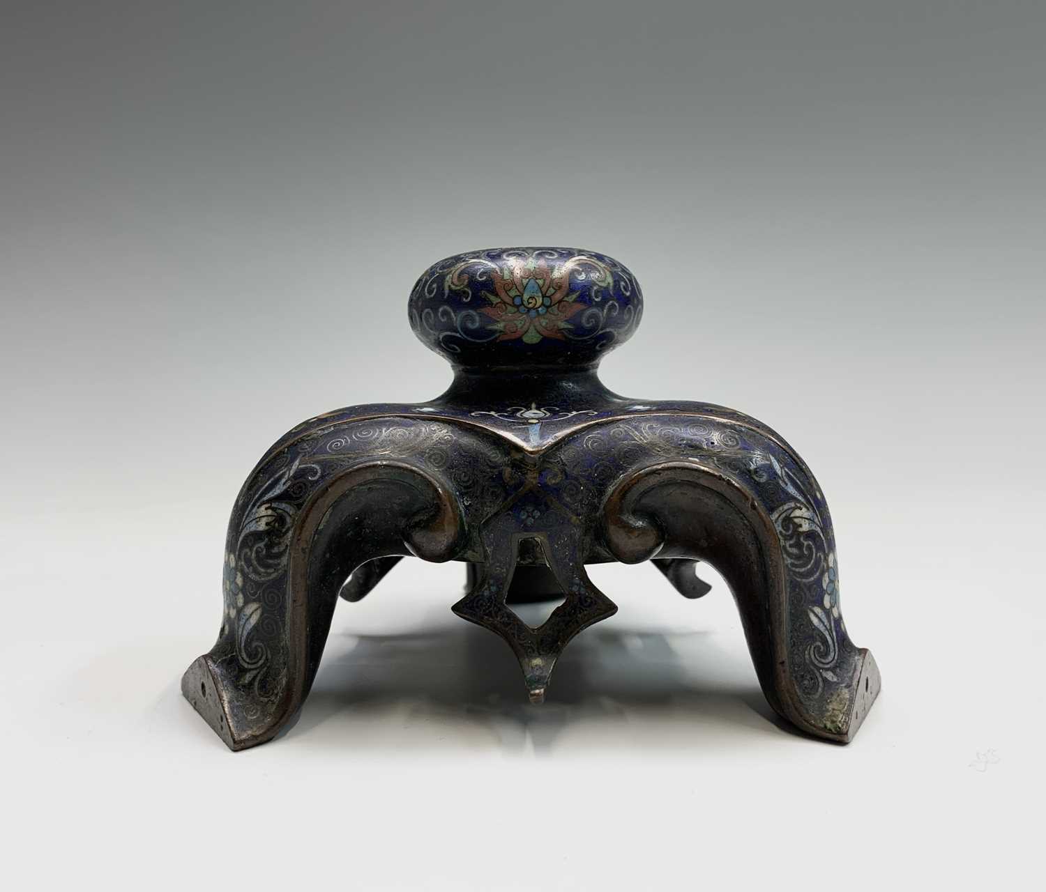 An unusual Chinese bronze and cloisonne stand, possibly 18th century, height 8.5cm, width 13cm. - Image 4 of 10