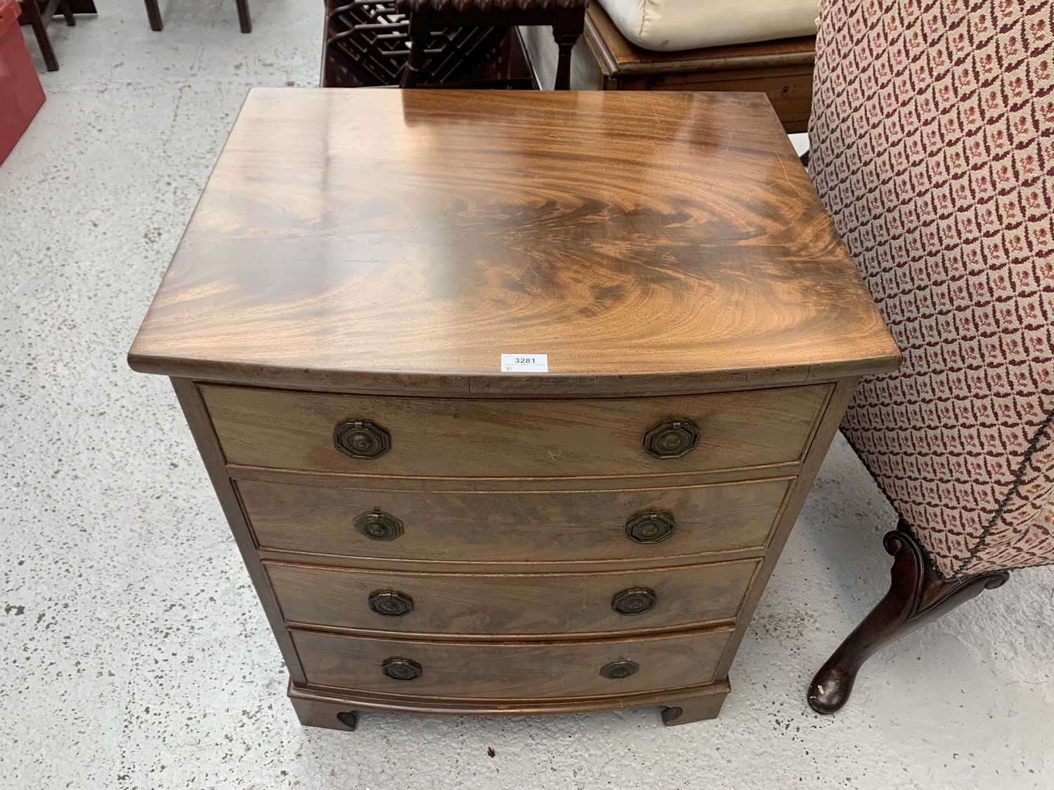 A Georgian style mahogany small bow front chest, circa 1900, fitted four long drawers, on bracket - Image 2 of 2