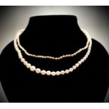 A pearl necklace 20gm