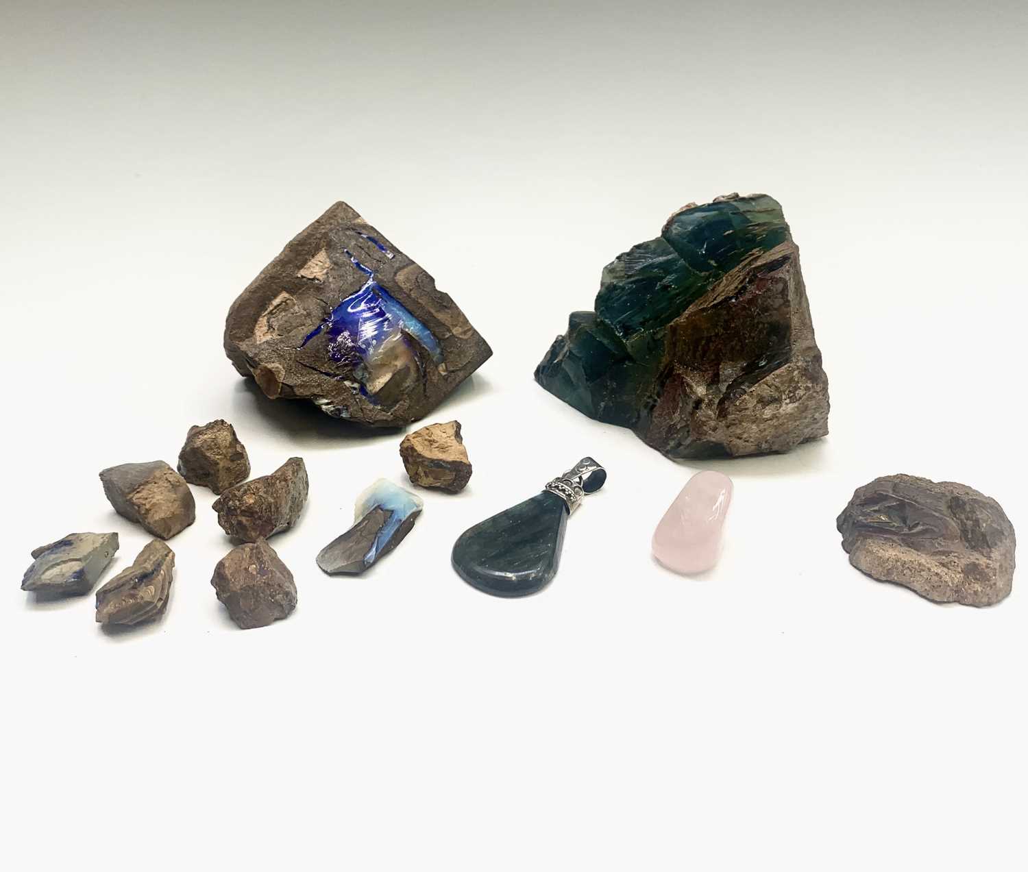 Unpolished opals and a few other specimens 800gm