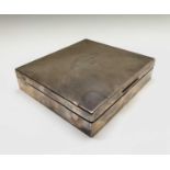 A Robert Comyns plain silver cigarette box inscribed "Guildford Golf Club Captain's Prize 1930 18