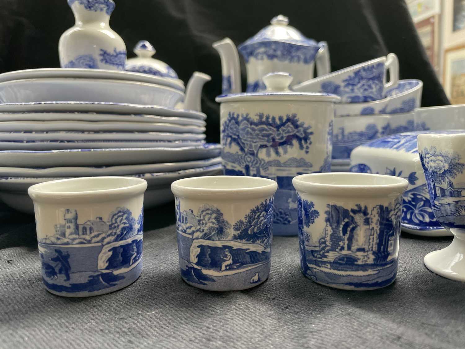 An extensive collection of Spode 'Italian' pattern tea, coffee and breakfast wares to include two - Image 4 of 11