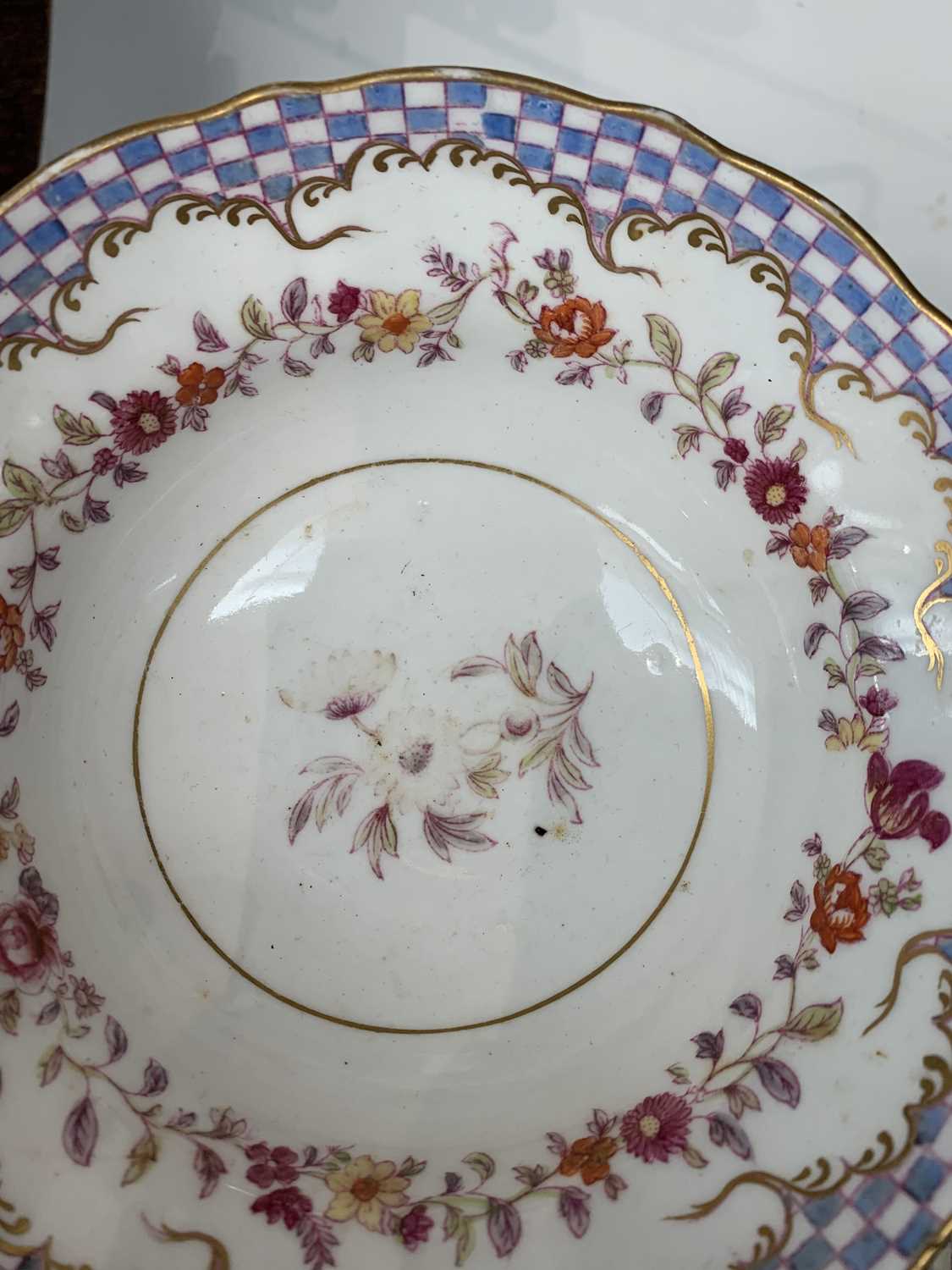 A Victorian tea service with floral decoration, comprising teapot, sucrier, milk jug, five - Image 20 of 21