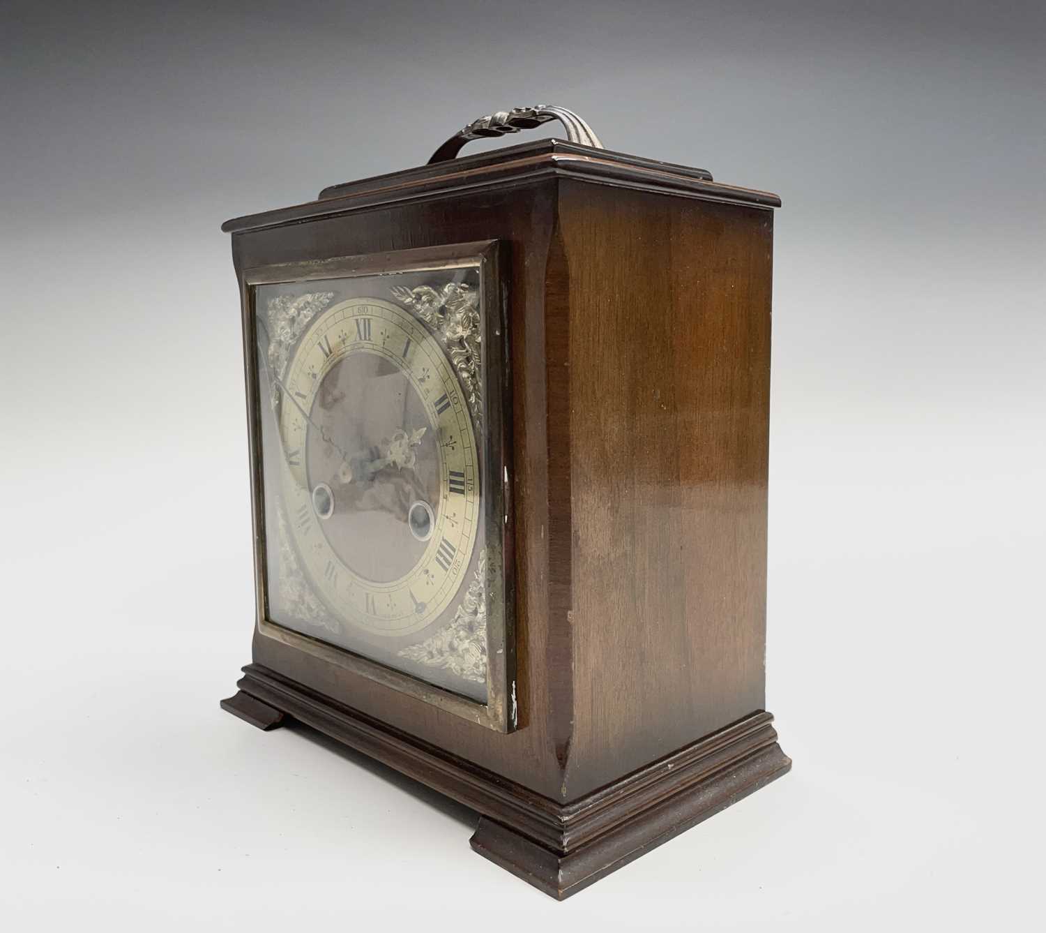 A walnut cased mantel clock, by Smiths, Enfield, height 23cm.