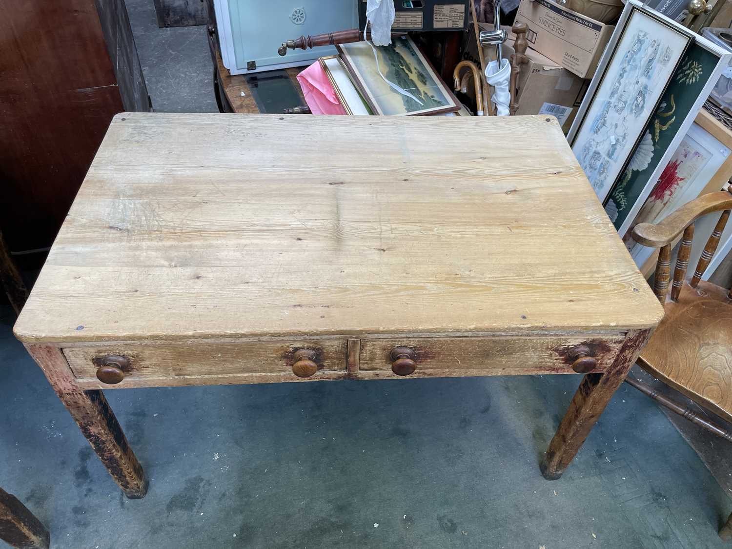 A Victorian pine kitchen table, the rectangular top with rounded corners, on partly turned square - Image 3 of 3