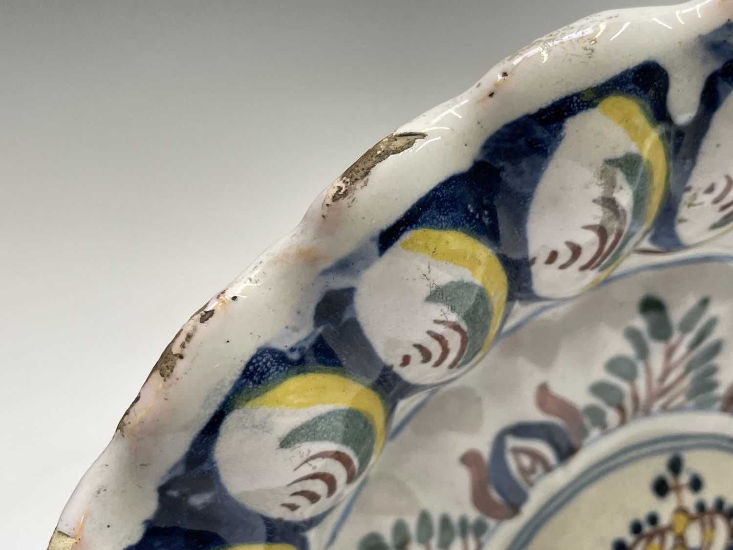 An English delft polychrome decorated lobed dish, probably Bristol, circa 1710, with royal - Image 7 of 9