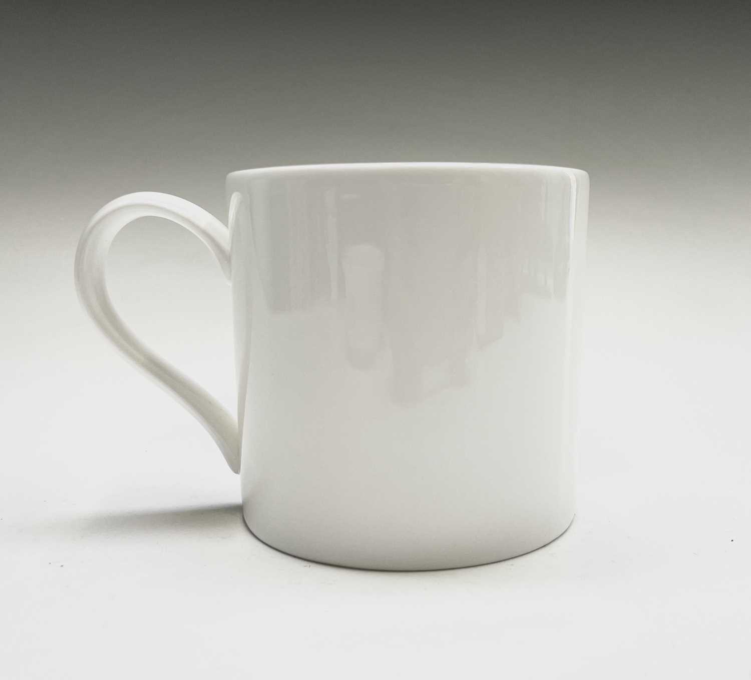 David HOCKNEY (1937) A Royal Doulton bone china mug showing a design of a dog by David Hockney for - Image 3 of 4