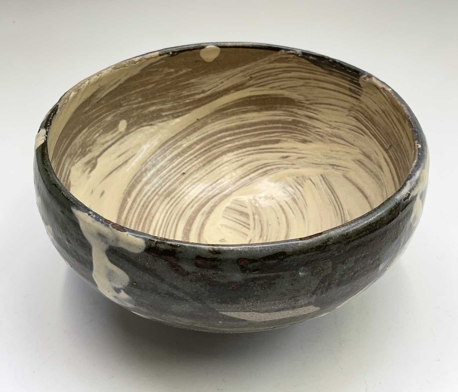 William MARSHALL (1923-2007) A stoneware footed bowl, the swollen body with brushed blue and grey - Image 4 of 11