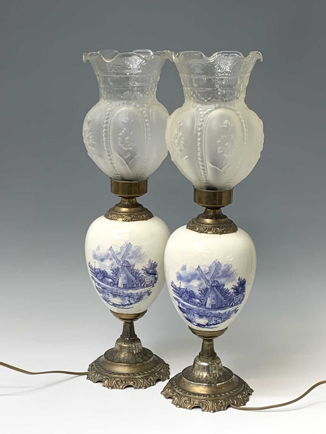 A pair of 20th century gilt metal mounted Delft table lamps with glass shades. Height 60.5cm. - Image 3 of 11