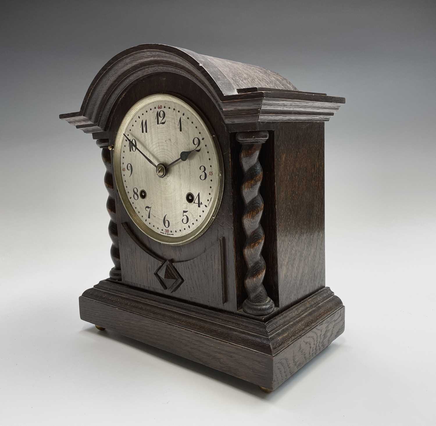 An oak cased mantel clock, with twist side supports, British Jerome movement, height 30cm. - Image 6 of 6