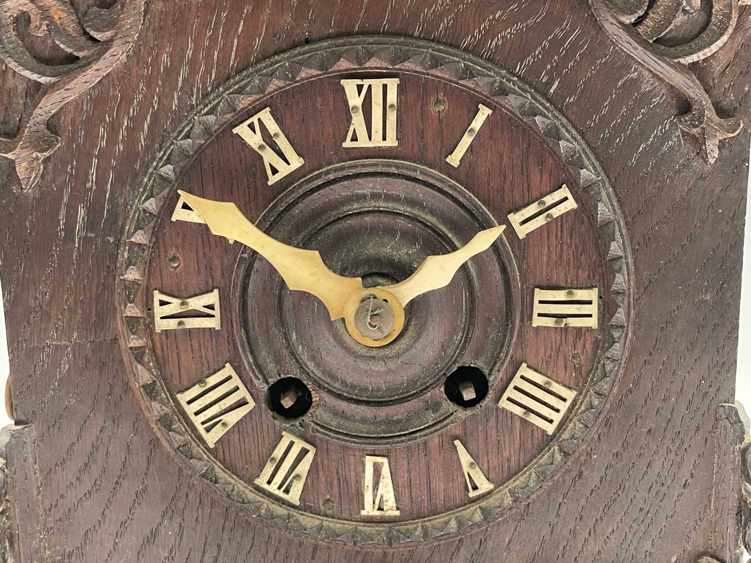 An oak and pine Black Forest cuckoo mantel clock, circa 1900, the case with carved and pierced - Image 4 of 11