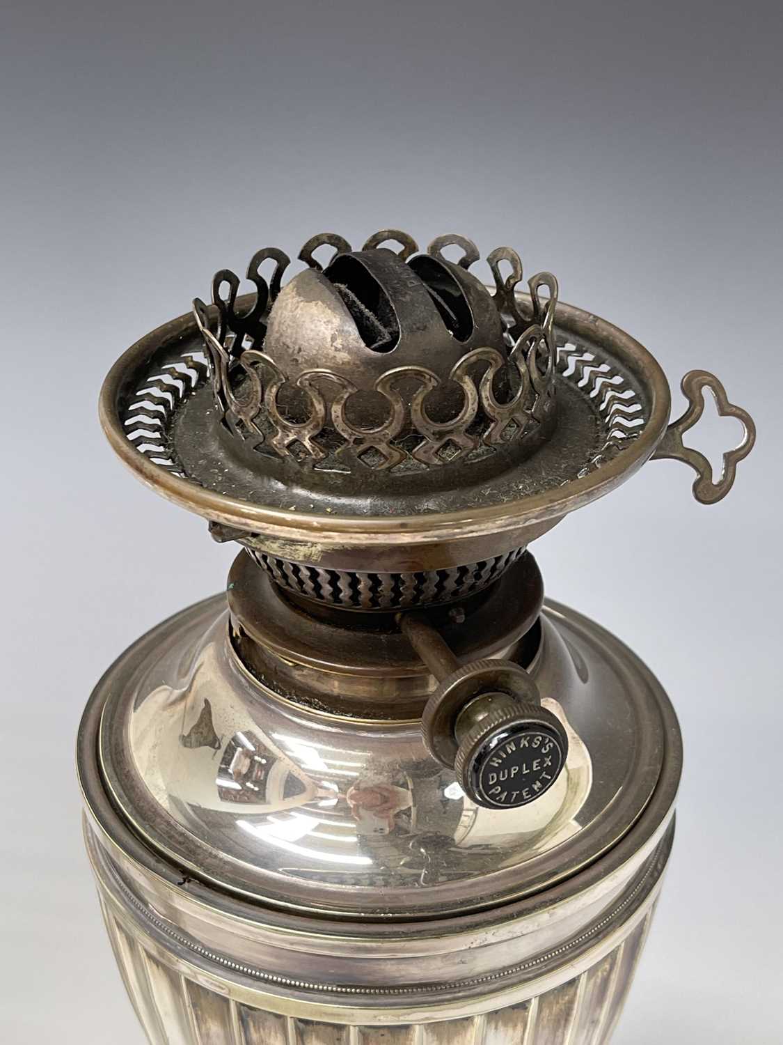 An Edwardian silver plated urn shaped table oil lamp, with Hink's patent burner and with an etched - Image 9 of 10