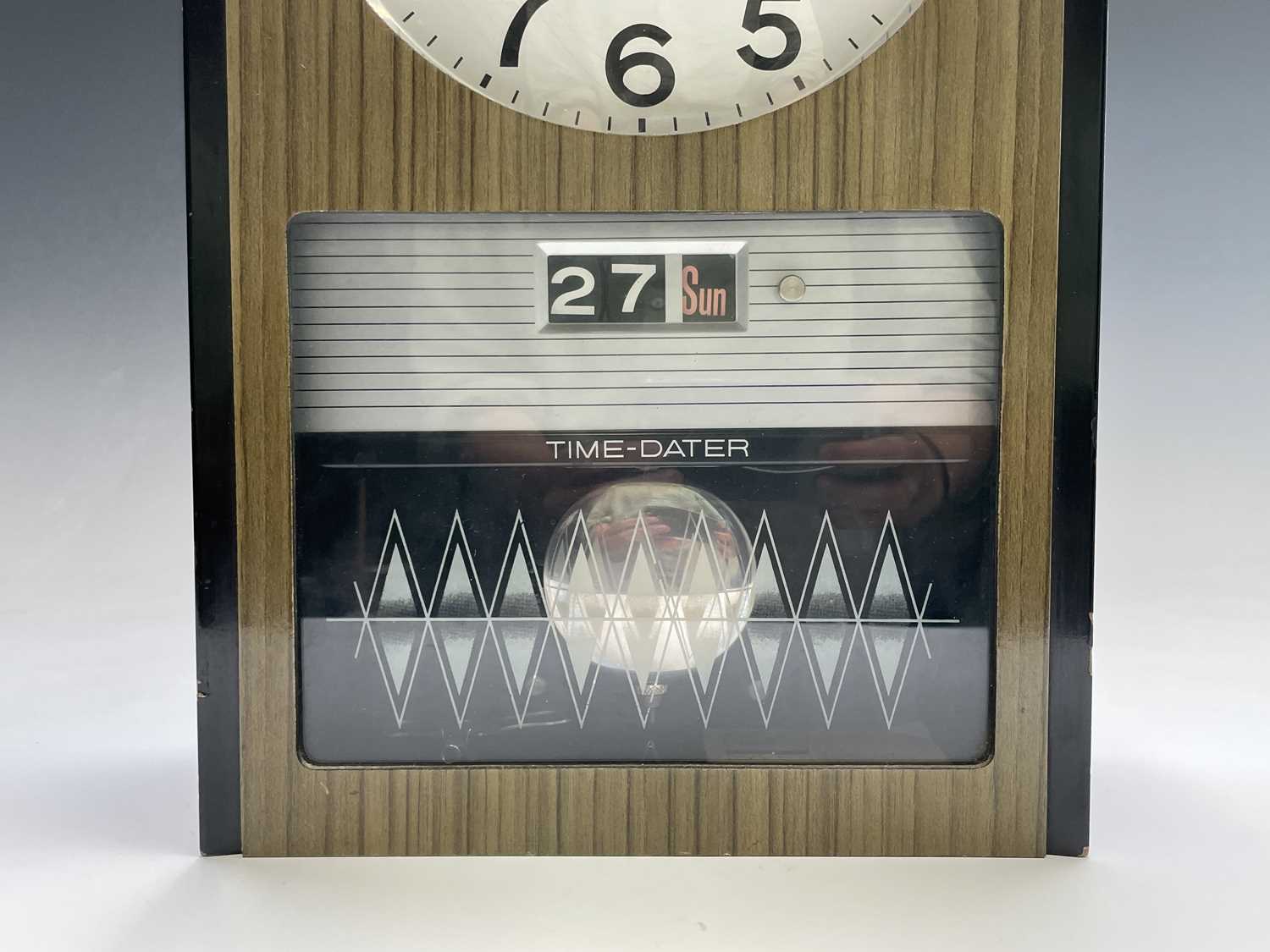 A Seiko Time-Dater thirty-day wall clock, 1960s, with digital day/date and woodgrain finish height - Image 6 of 7