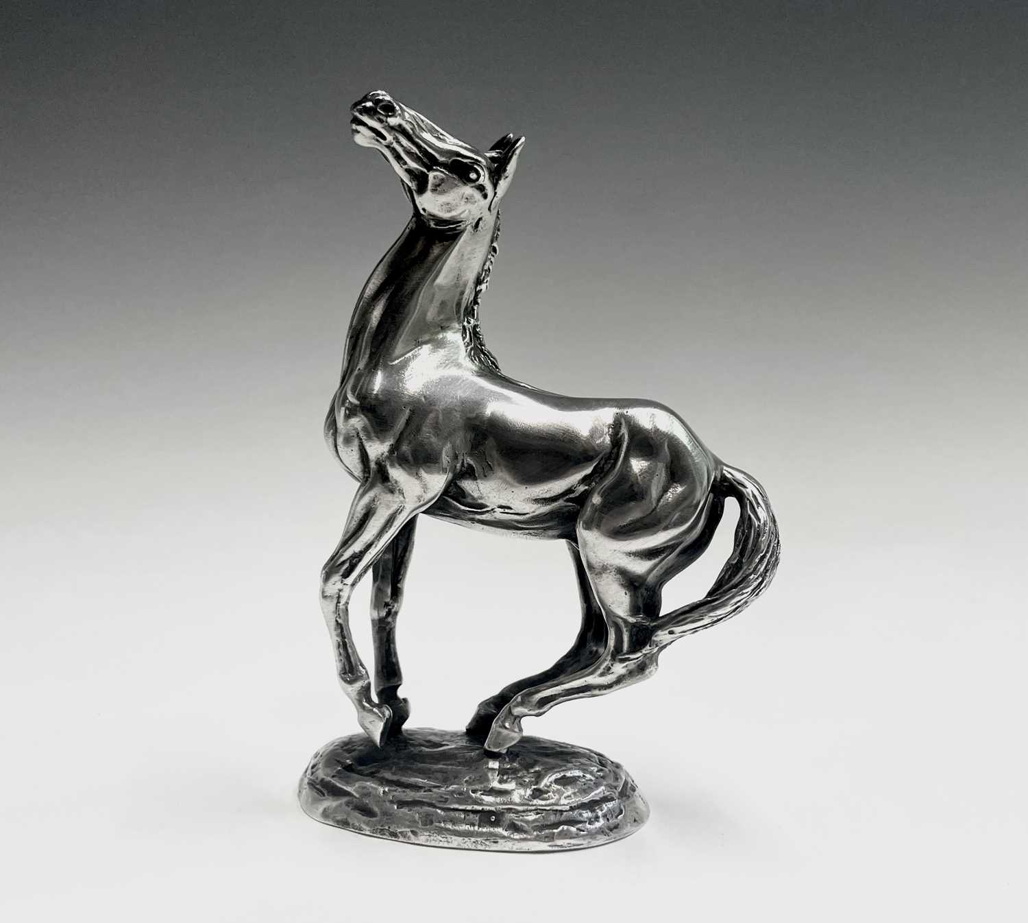 A John Pinches silver horse 19.54oz 11.7cm BoxedCondition report: The model and box are both in very