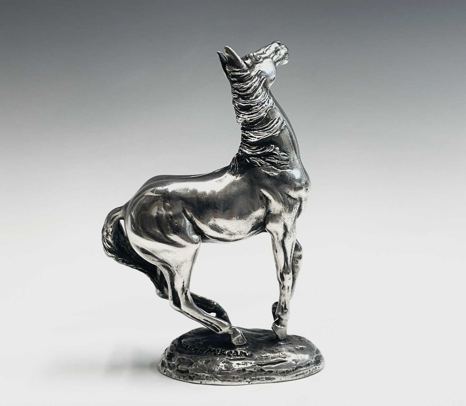 A John Pinches silver horse 19.54oz 11.7cm BoxedCondition report: The model and box are both in very - Bild 12 aus 16