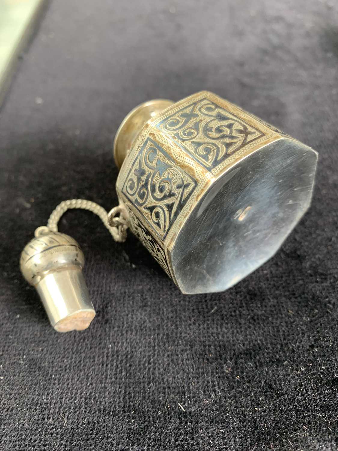 A Russian silver bottle with niello decoration 66mm 51.3gmCondition report: Further photos now - Image 6 of 7