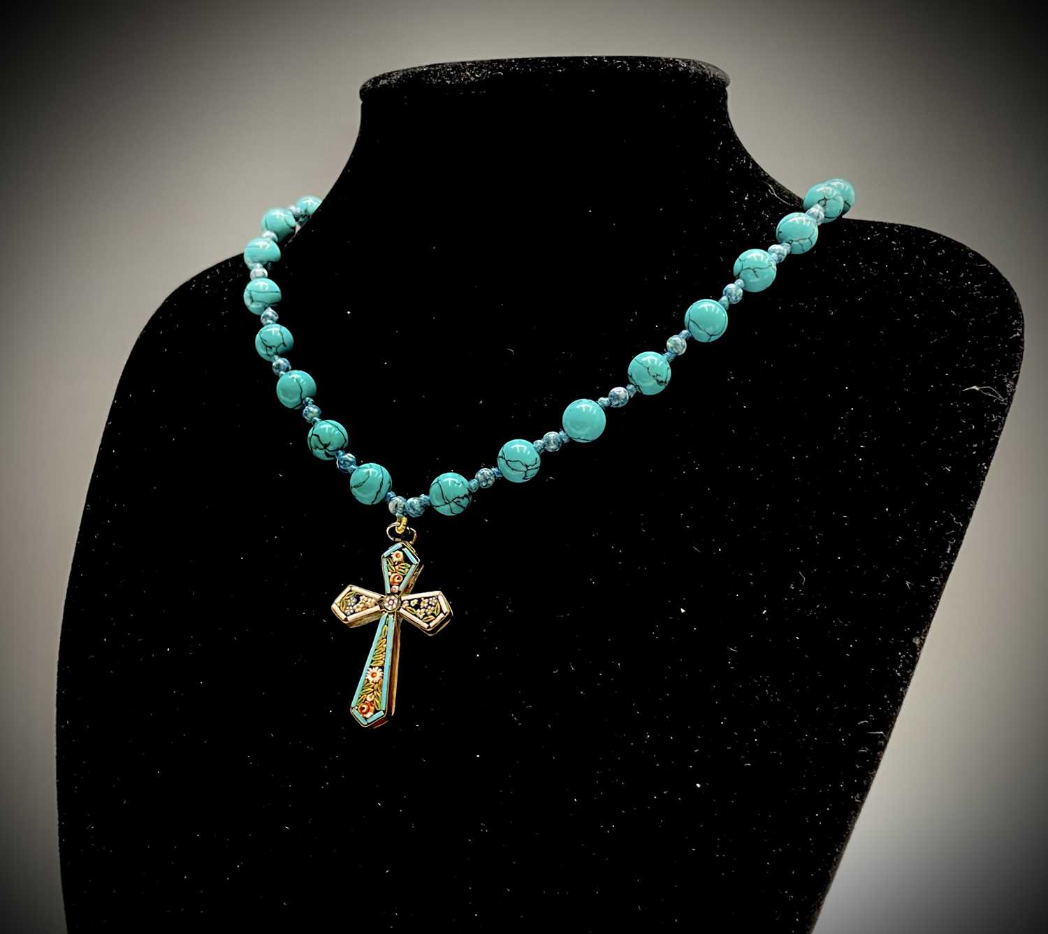 Fifteen rosary bead necklaces, all with unique decorative crosses. - Image 2 of 20
