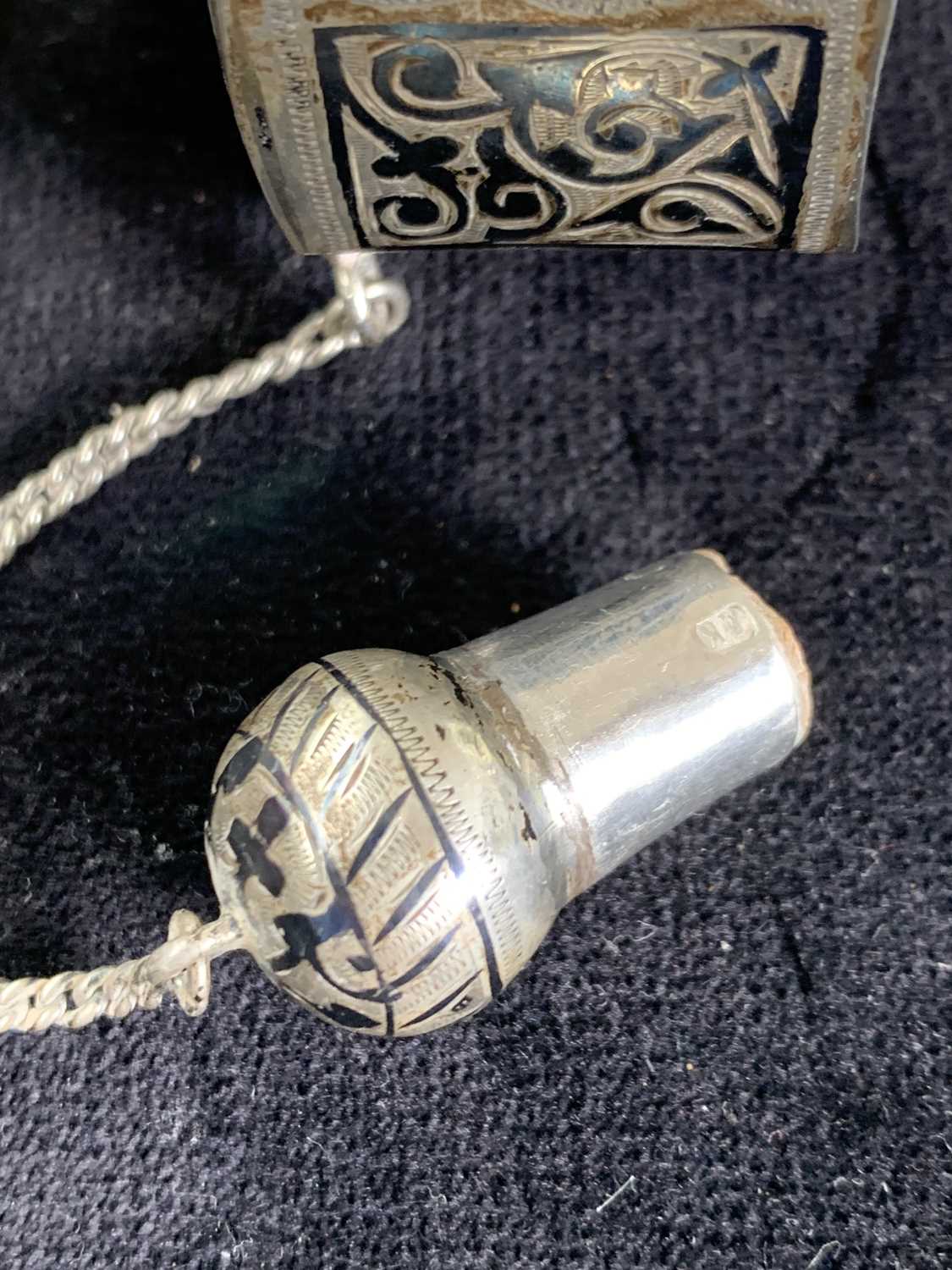 A Russian silver bottle with niello decoration 66mm 51.3gmCondition report: Further photos now - Image 4 of 7
